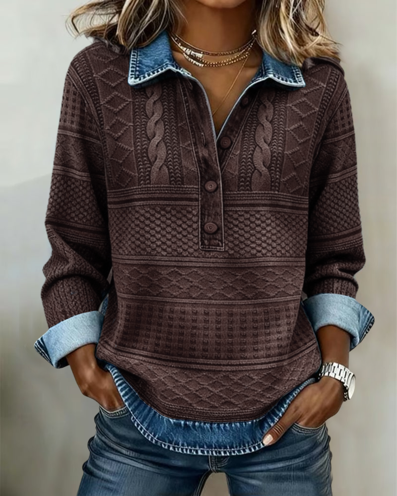 LILLIAN – STRICKOBERTEIL MIT KNÖPFEN AUS STRUKTURIERTEM DENIM