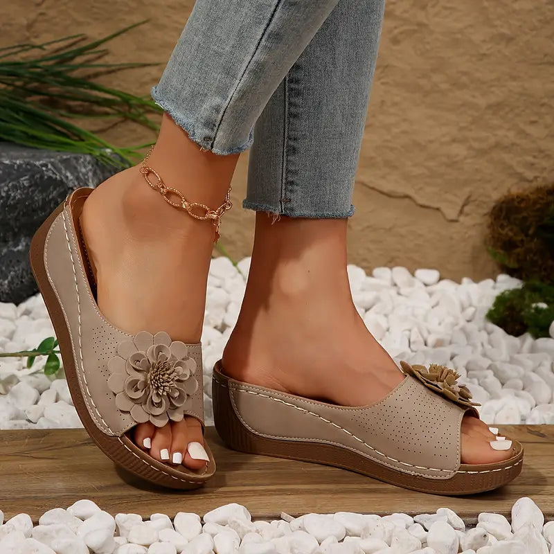 Belle™ - Orthopädische Sandalen mit Blumenmuster