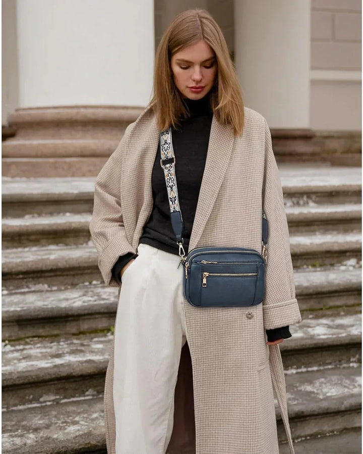 Nylah Umhängetasche mit bunten Trägern